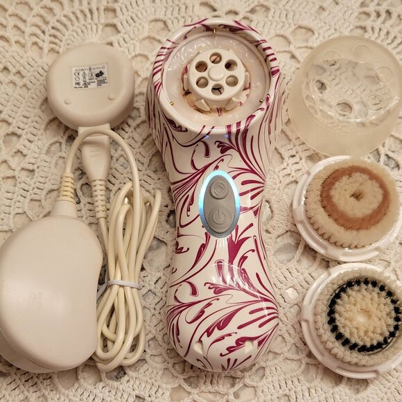 CLARISONIC MIA 2 FACIAL CLEANSING SYSTEM CHARGER RADIANCE SENSITIVE BRUSH HEADS - Picture 1 of 14